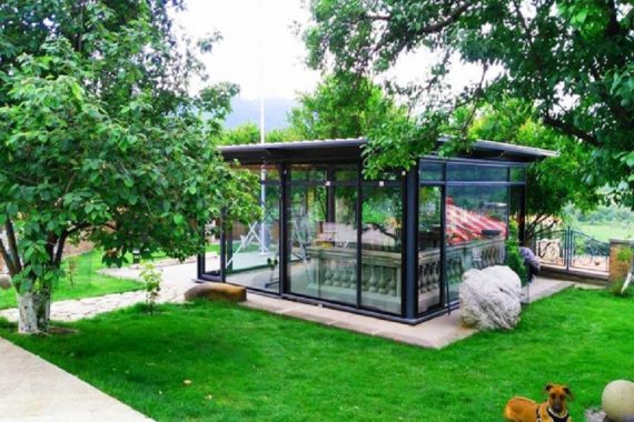 შუშის ოთახი, ფანჩატური